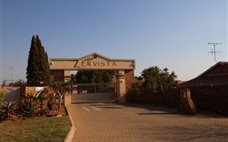 3 Bedroom Townhouse in Elarduspark