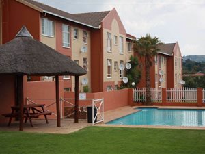 2 Bed Apartment in Weltevreden Park