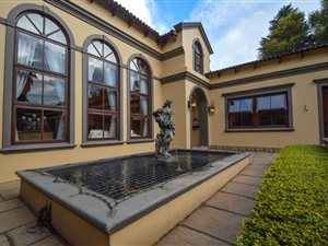 4 Bedroom House in Kloofendal