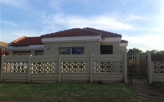 3 Bedroom House in Villa Liza
