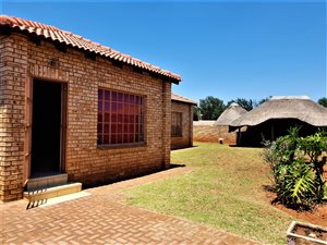 2 Bed House in Helikon Park