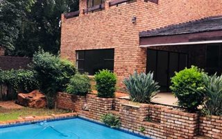 5 Bedroom House in Bedford Park