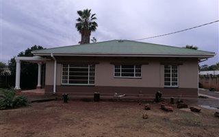 6 Bedroom House in Three Rivers