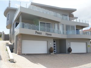 8 Bed House in Jongensfontein