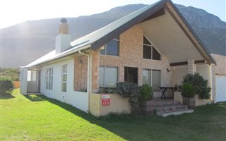 3 Bedroom House in Bettys Bay