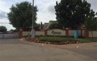 2 Bedroom Apartment in Mooikloof Ridge