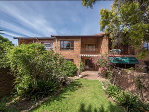 3 Bedroom Townhouse in Die Wingerd