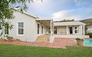 4 Bedroom House in Silvertree Estate