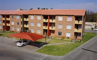 2 Bedroom Apartment in Comet