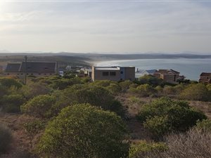 663 m² Land available in Vlees Bay