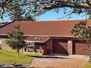 4 Bed House in Dana Bay