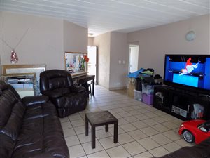 2 Bed Apartment in Bloubosrand