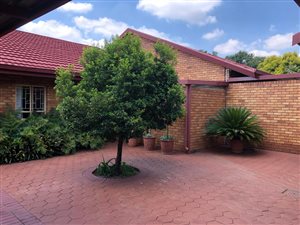 2 Bed Townhouse in Bronberrick
