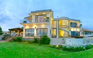 4 Bedroom House in Aqua Vista