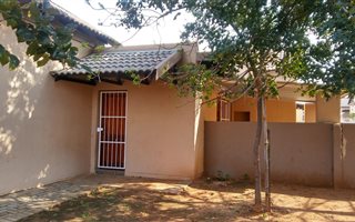 3 Bedroom Simplex in Waterval East