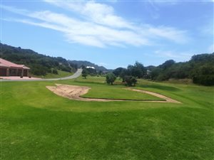 835 m² Land available in Hersham