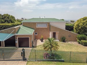 4 Bed House in Aurora