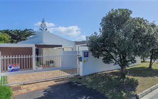 3 Bedroom House in Marina Da Gama