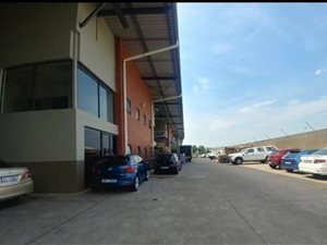 1400 m² Commercial space in Riverhorse Valley