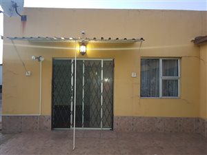 1 Bed Garden Cottage in Van Dyk Park