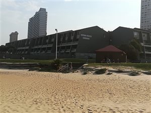 2 Bed Apartment in Amanzimtoti