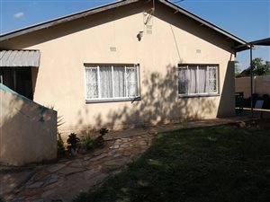 4 Bed House in Hermanstad