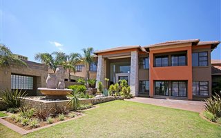 7 Bedroom House in Parkrand
