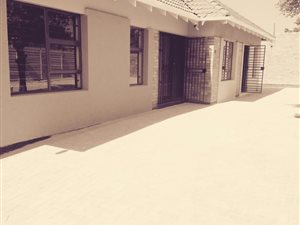 1 Bed Garden Cottage in Robertsham