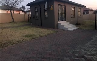 3 Bedroom House in Cosmo City