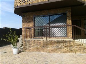Bachelor apartment in Marlboro Gardens