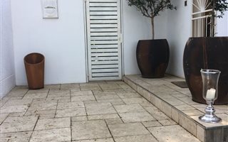 3 Bedroom House in Parktown North