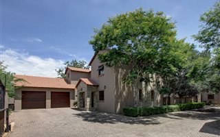 3 Bedroom House in Menlo Park