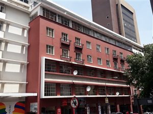 Bachelor apartment in Braamfontein