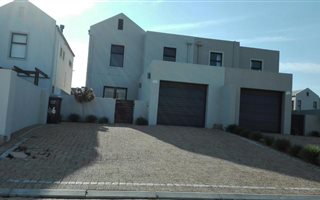3 Bedroom House in Kelderhof Country Village