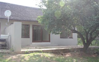 2 Bedroom Garden Cottage in Glen Austin AH
