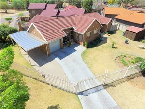 4 Bed House in Sunward Park