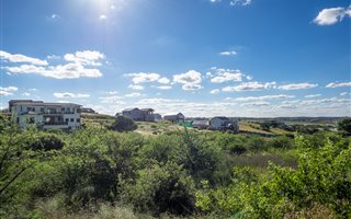 625 m² Land available in The Hills