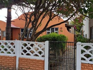 3 Bed House in Macassar