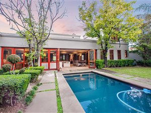 4 Bed House in Cedar Lakes