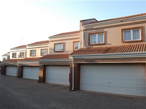 3 Bed Duplex in Woodhill