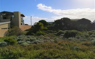 616 m² Land available in De Kelders