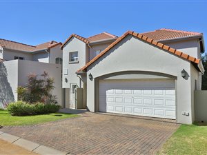 3 Bed Townhouse in Eagle Canyon Golf Estate