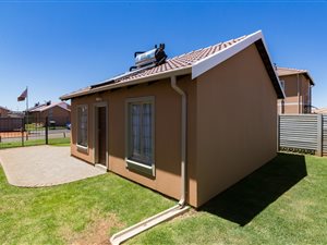 2 Bed House in Katlehong