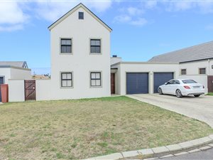 3 Bedroom House in Dennegeur
