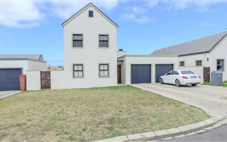 3 Bedroom House in Dennegeur