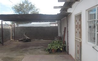 4 Bedroom House in Vergenoeg