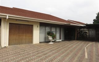 3 Bedroom House in Lodeyko
