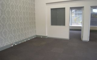 75 m² Office Space in George Central