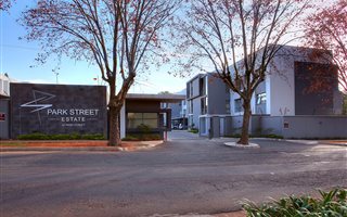 3 Bedroom Apartment in Oaklands