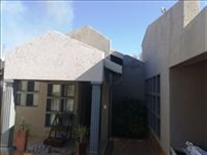 3 Bed Cluster in Van Riebeeck Park